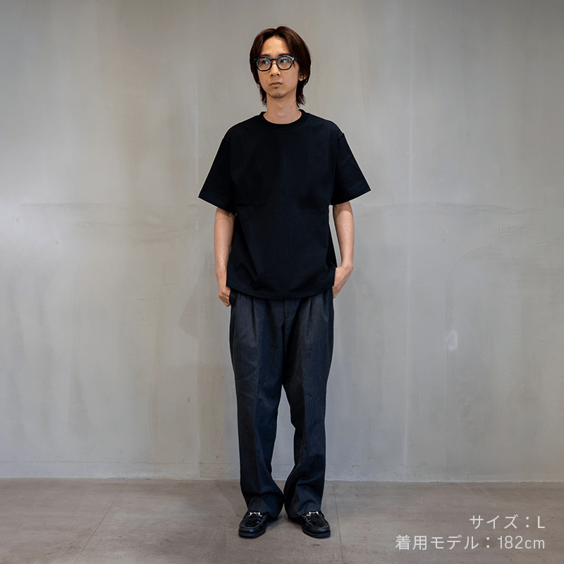 Standard T-shirt - BLACK